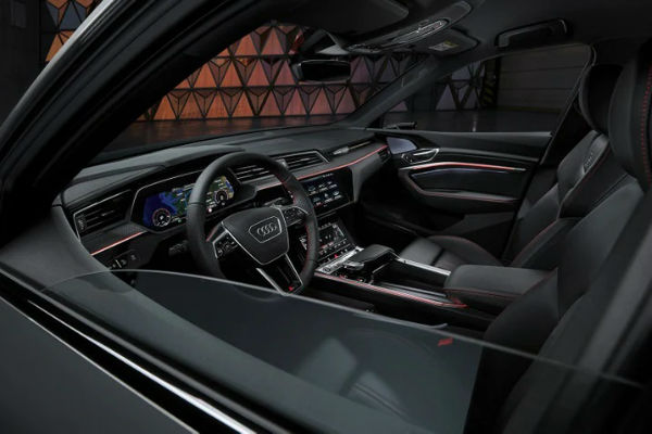 2024 Audi e-Tron Interior