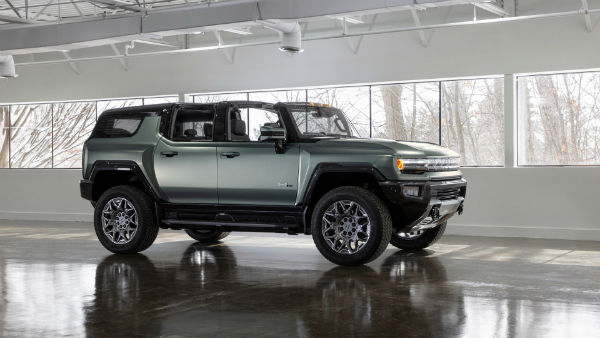 2024 GMC Hummer EV SUV 2