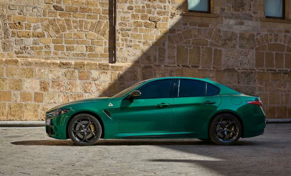 2024 Alfa Romeo Giulia Hybrid