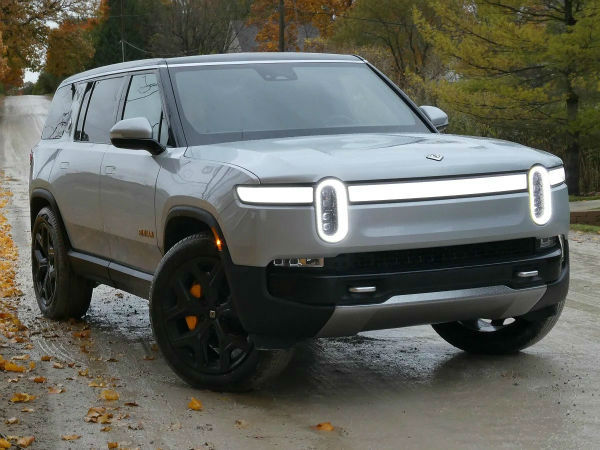 2024 Rivian R1S Adventure Sport Utility 4d