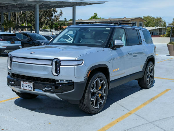 2024 Rivian R1S Hybrid