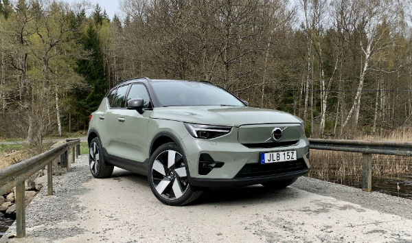 2024 Volvo XC40 Car