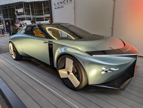 2025 Lancia PU+RA HPE Concept