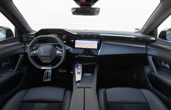 2025 Peugeot 5008 Interior