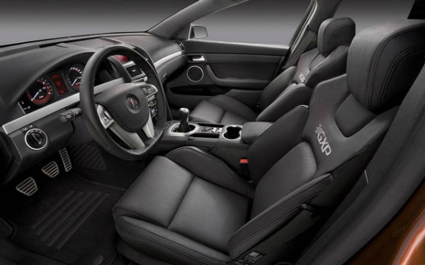 2025 Pontiac G8 Interior