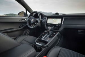2025 Porsche Macan Interior