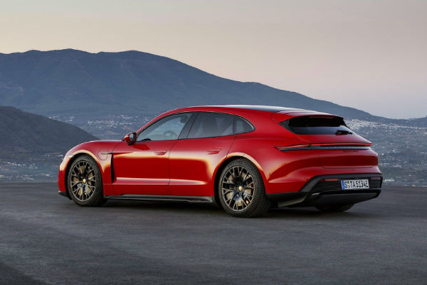 2025 Porsche Taycan Sport Turismo