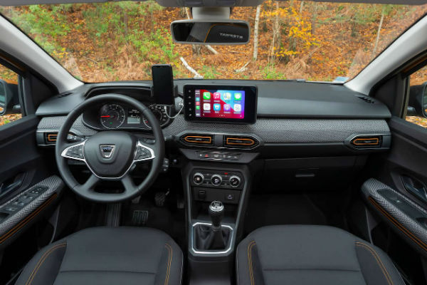 2025 Renault Duster Interior