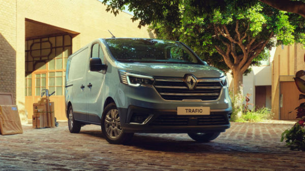 2025 Renault Trafic Sport